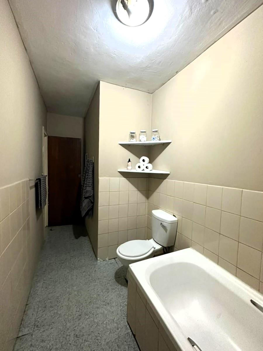 5 Bedroom Property for Sale in Wavecrest Eastern Cape
